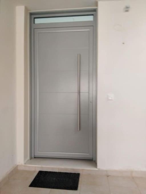 Brand New Spacious Studio Ітея Екстер'єр фото